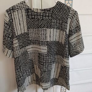 Black & White Geometric Short Sleeve Blouse